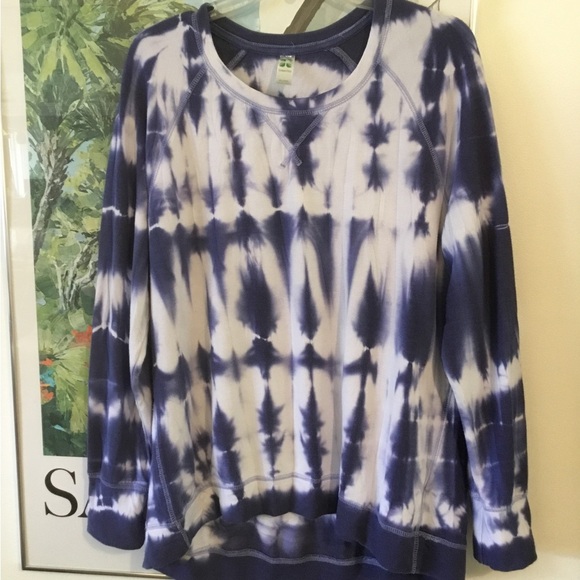 GREEN TEA Size XL Sweatshirt, blue and white tie-dye long sleeve, Crewneck. - Picture 1 of 6